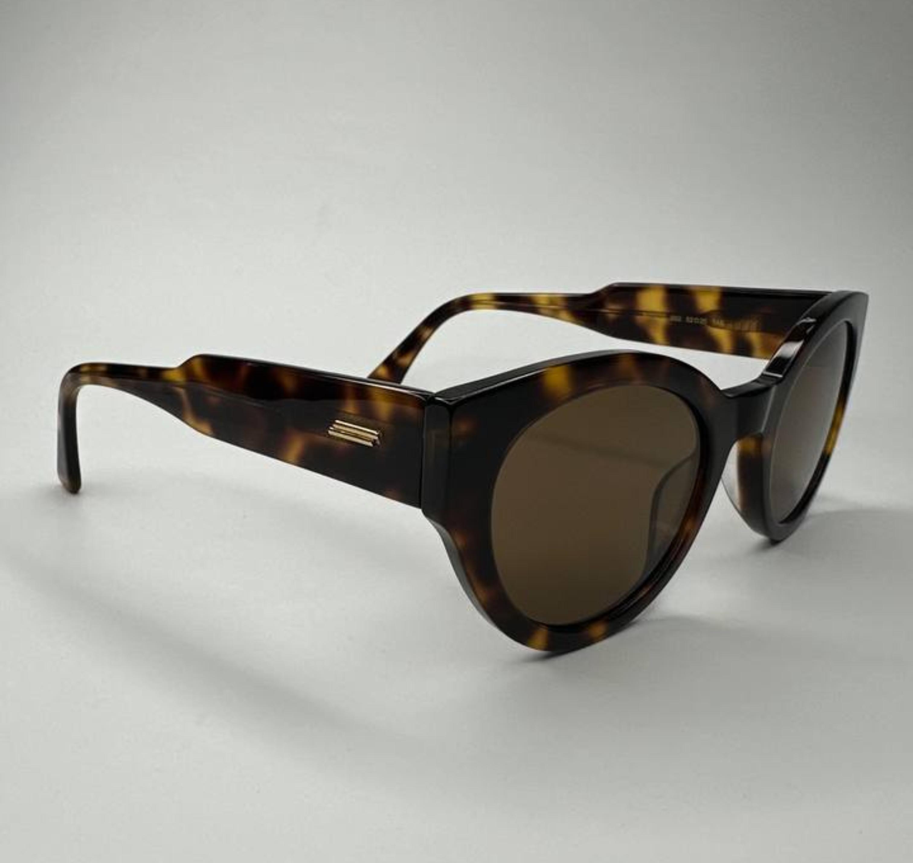 BOTTEGA VENETA BV1037/002  с футляром																