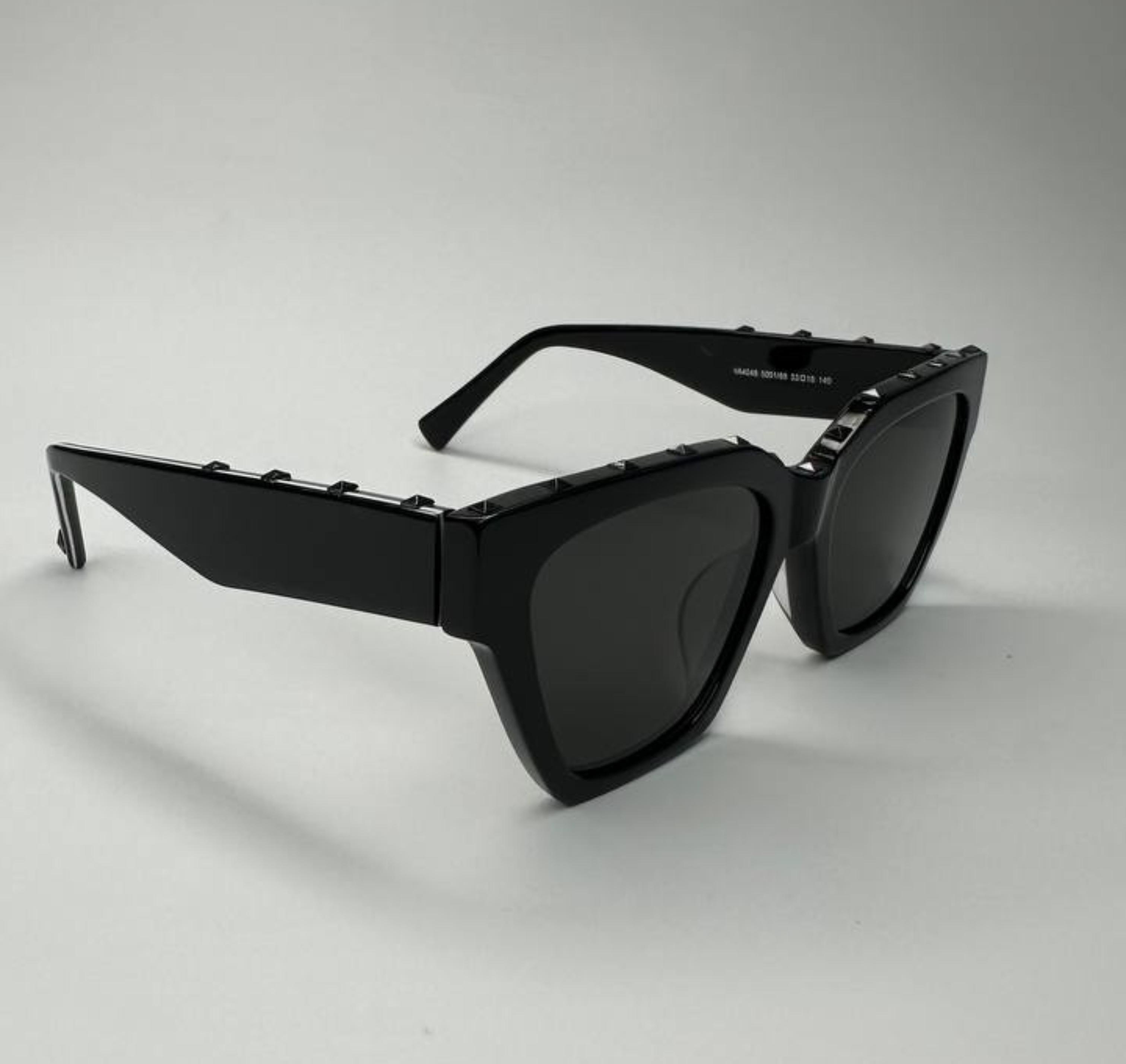 VALENTINO VA4046  с футляром																