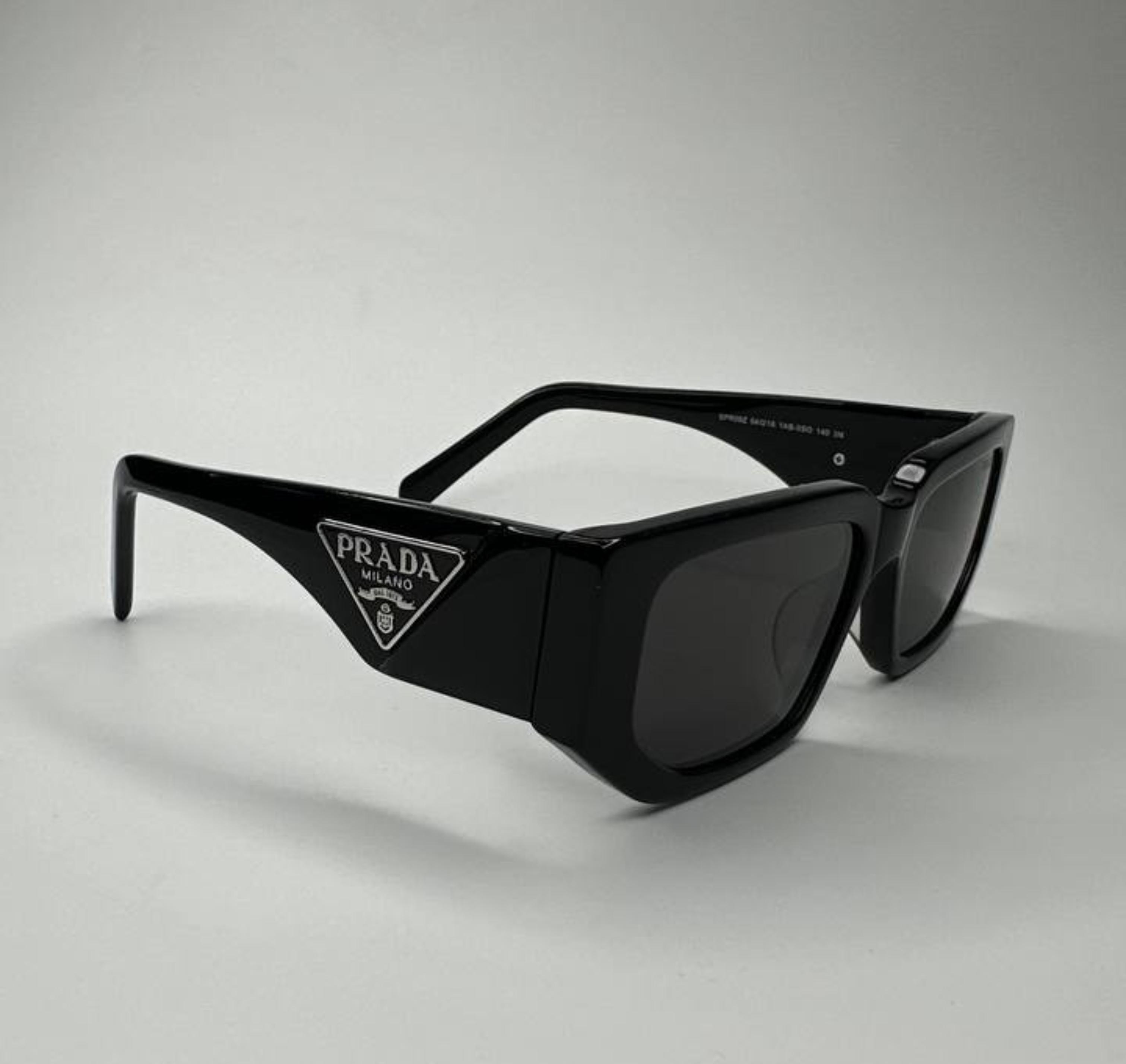 PRADA SPR 092 с футляром 																