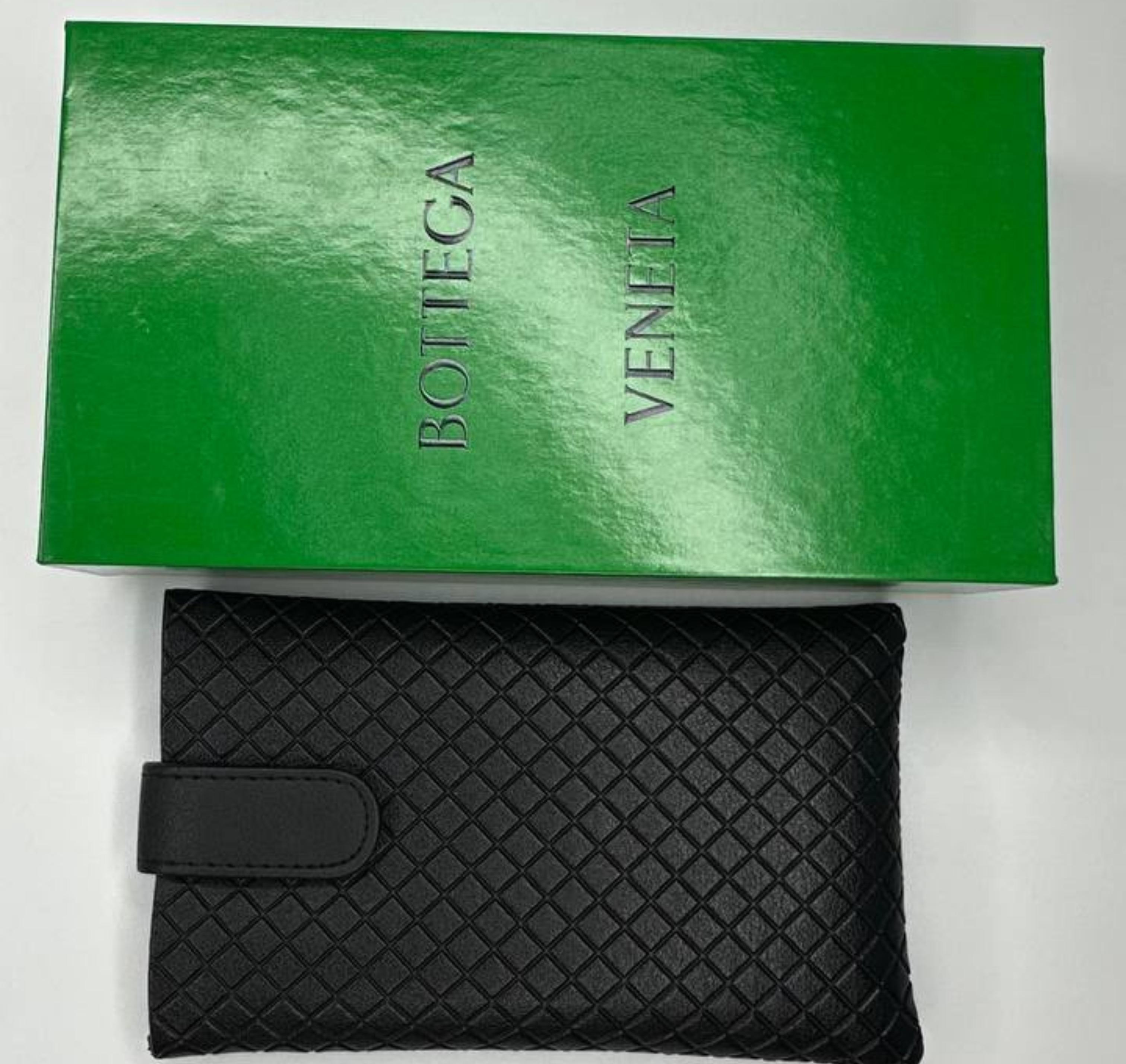 BOTTEGA VENETA BV1037/001  с футляром																