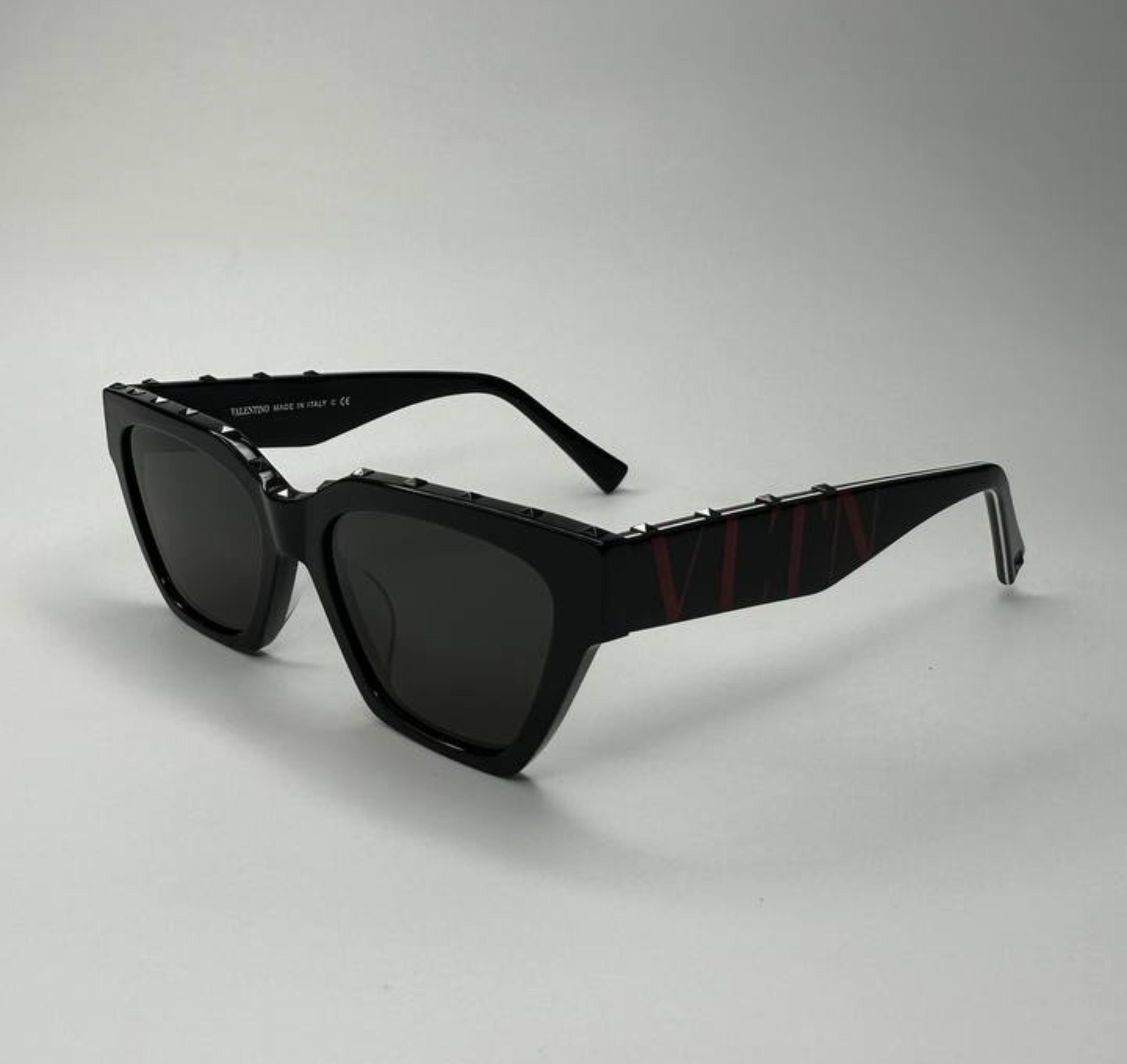 VALENTINO VA4046  с футляром																