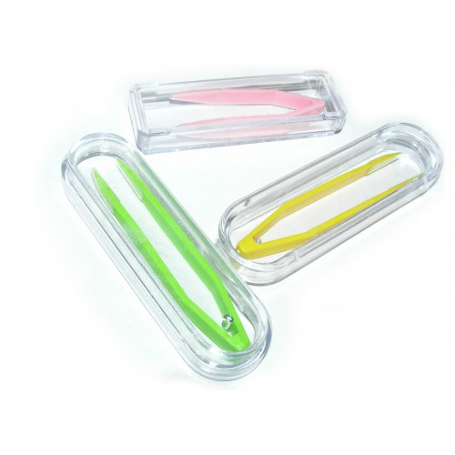 Пинцет в прозрачном контейнере