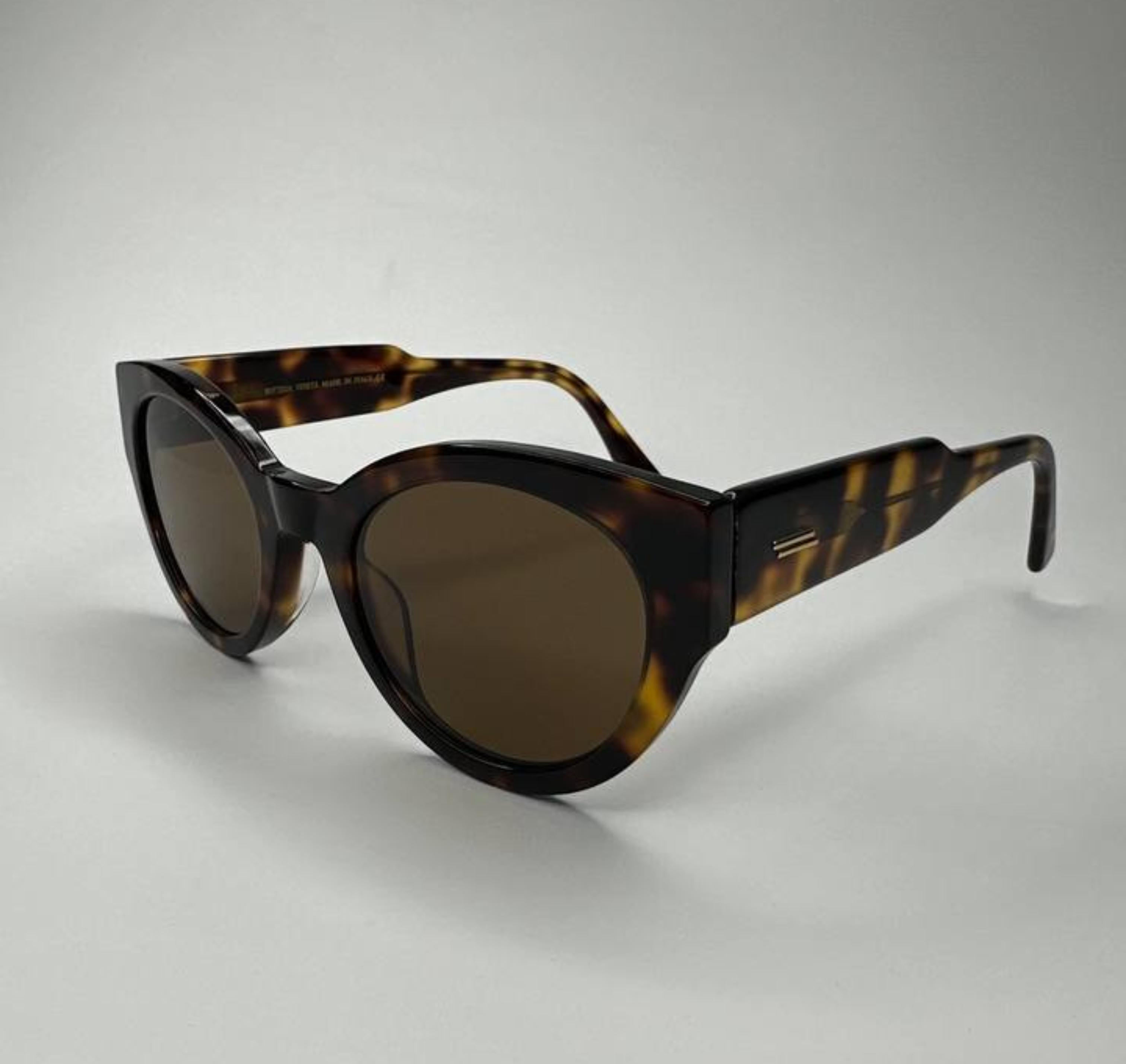 BOTTEGA VENETA BV1037/002  с футляром																