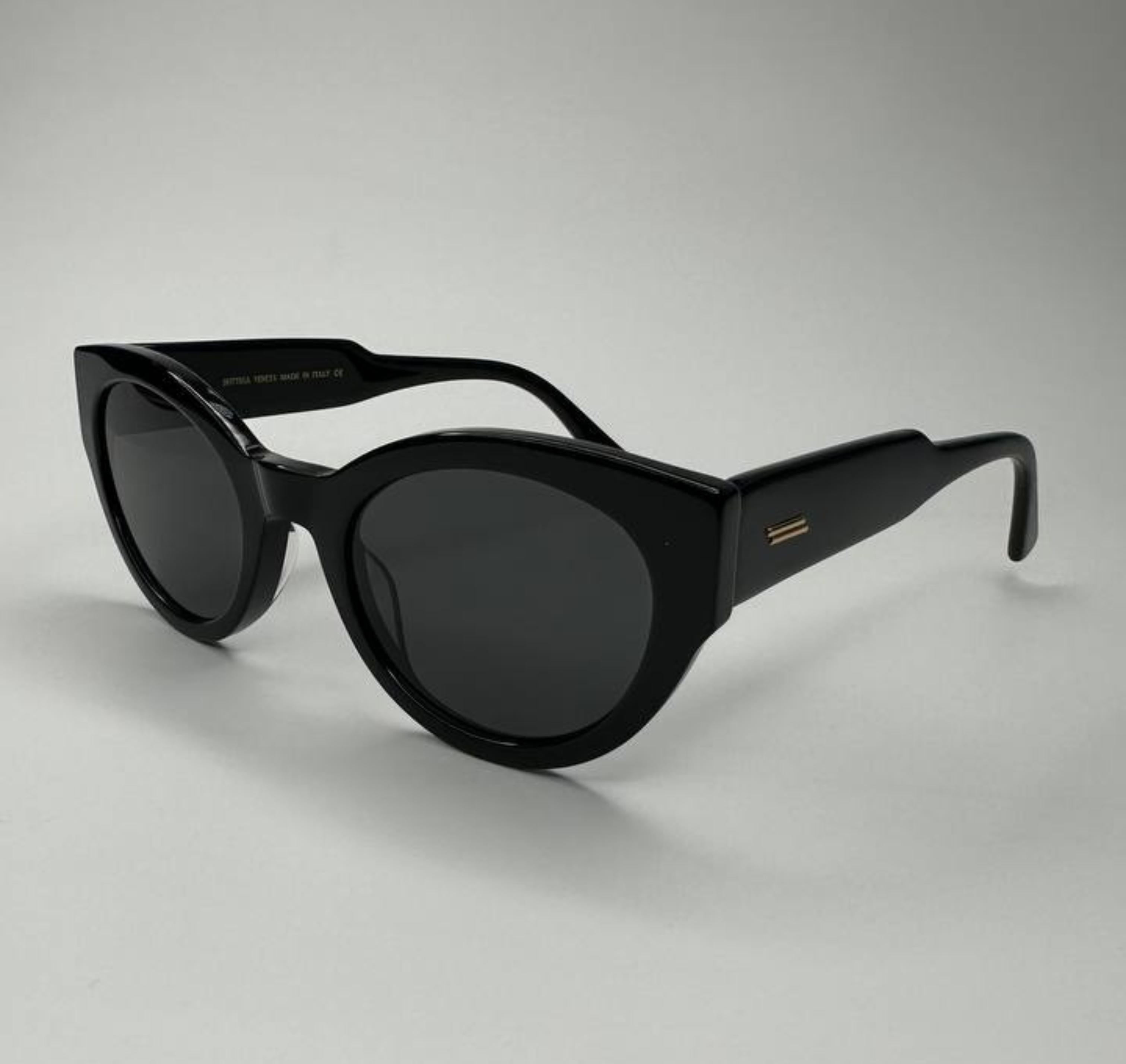 BOTTEGA VENETA BV1037/001  с футляром																