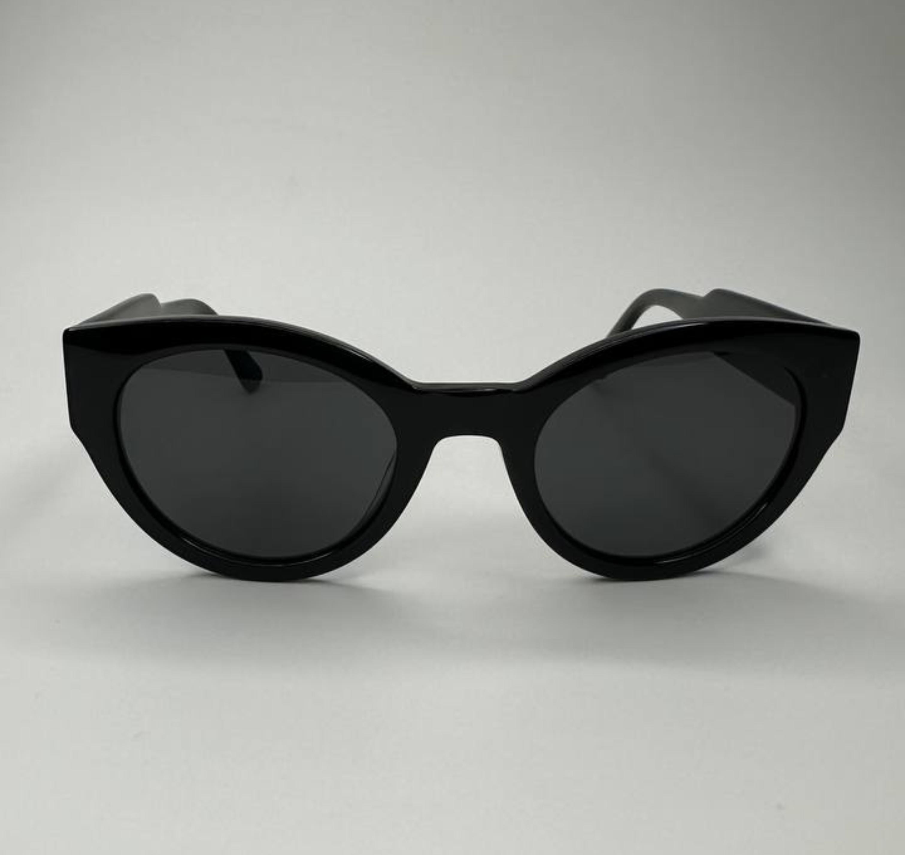 BOTTEGA VENETA BV1037/001  с футляром																